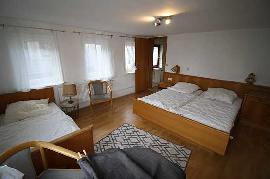 Zimmer 6 (3 Betten)
