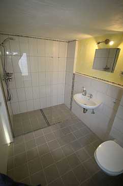 Zimmer 3 (WC/Dusche)